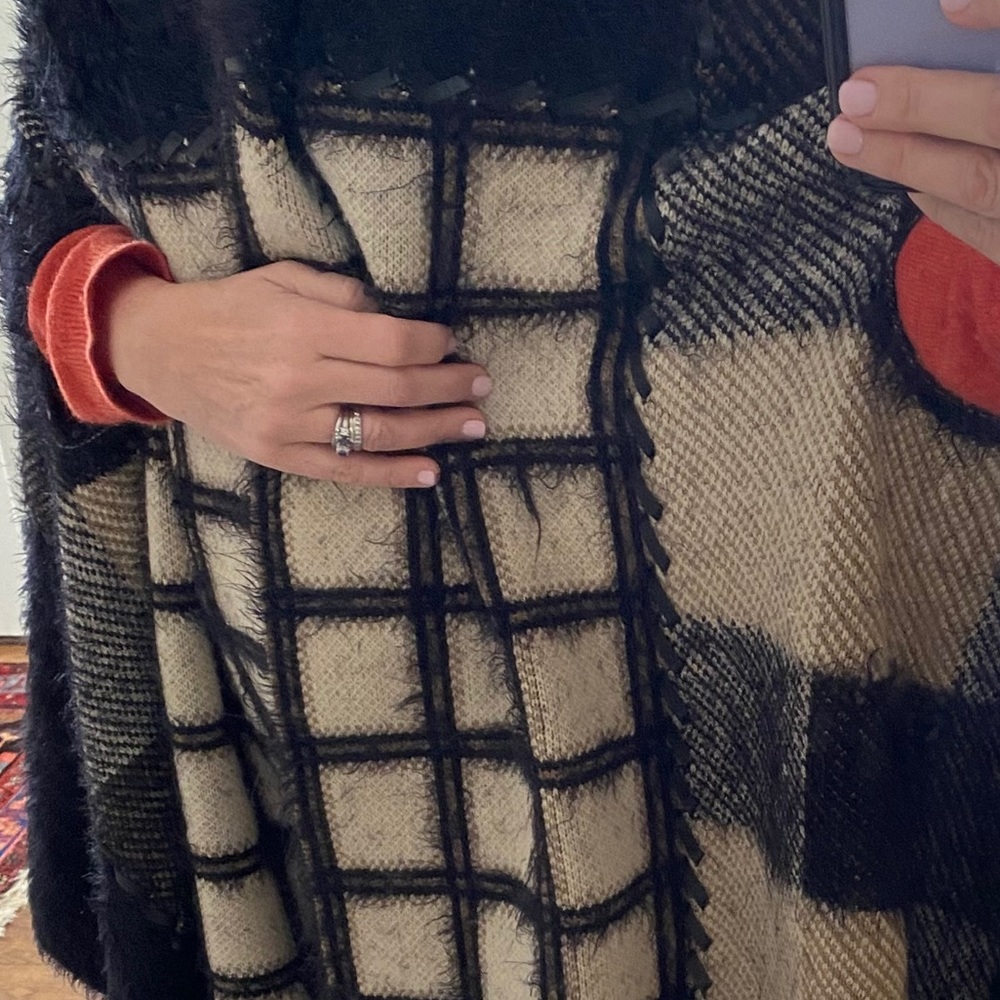 EUC BCBG MaxAzria ponch/wrap